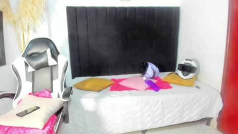       online show from April 2026 02:51:02 AM