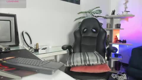   online show from May 2026 07:20:02 PM