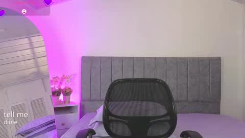 Snapshot of antonella01_cf chatting on September 2025 09:19:02 PM antonella online show from September 2025 09:19:02 PM