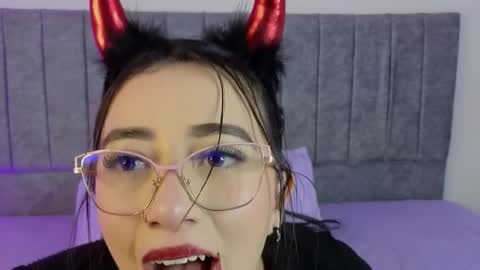 Snapshot of antonella01_cf chatting on October 2025 07:47:02 PM antonella online show from October 2025 07:47:02 PM