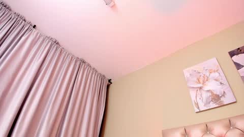 Snapshot of antonella_hotkiss chatting on December 2024 07:58:02 AM Antonella online show from December 2024 07:58:02 AM