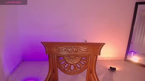 Anne  online show from September 2025 10:33:02 PM