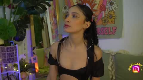 Snapshot of antonella_maitt chatting on October 2025 03:31:02 AM Nell. online show from October 2025 03:31:02 AM