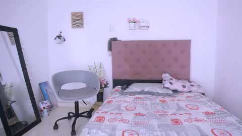 Snapshot of antonella_mcry chatting on September 2025 10:09:01 PM antonella online show from September 2025 10:09:01 PM