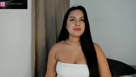 antonella_rod online show from April 2026 08:11:01 PM