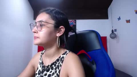 Antonella online show from September 2025 01:21:01 PM