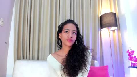 Snapshot of antonellahall_ chatting on December 2024 12:04:01 PM AntonellaHall online show from December 2024 12:04:01 PM