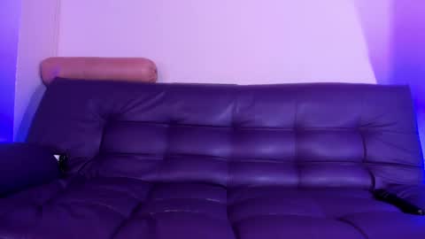 Antonellajohnston online show from October 2025 05:11:02 PM