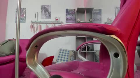 Snapshot of antonellakling_ chatting on October 2025 12:00:02 PM ANTONELLA online show from October 2025 12:00:02 PM