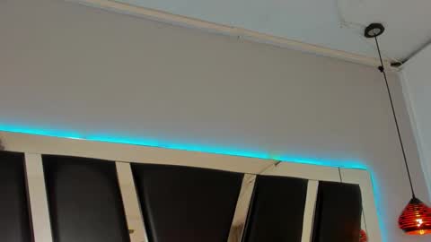 A N T O N E L L E  online show from January 2025 11:05:02 AM