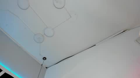 A N T O N E L L E  online show from January 2025 02:28:02 PM