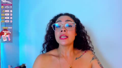 A N T O N E L L E  online show from January 2025 04:20:01 PM