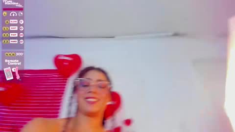 A N T O N E L L E  online show from February 2025 11:47:02 PM