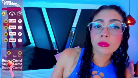 A N T O N E L L E  online show from February 2025 11:33:01 AM