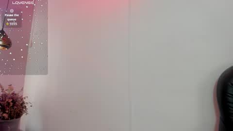 A N T O N E L L E  online show from September 2025 11:45:02 AM