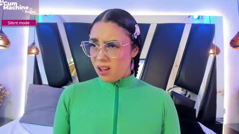 A N T O N E L L E  online show from November 2025 11:20:01 AM