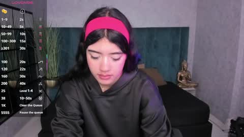 A N T O N I A online show from April 2026 11:26:02 AM