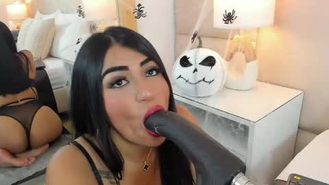 Antonia online show from October 2025 12:38:01 PM