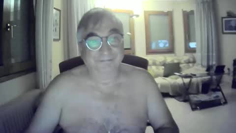 Snapshot of antonio2605 chatting on September 2025 07:02:02 PM Antonio online show from September 2025 07:02:02 PM