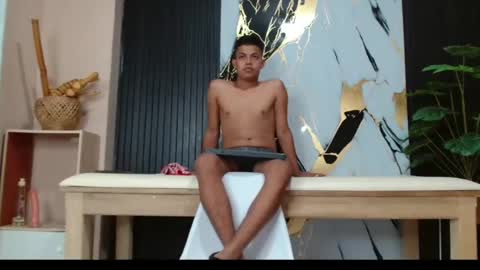 antonioross_ online show from July 2026 08:11:01 PM