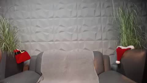Snapshot of antoniovalentinidiamond chatting on December 2024 08:07:02 PM HI My name is Antonio online show from December 2024 08:07:02 PM