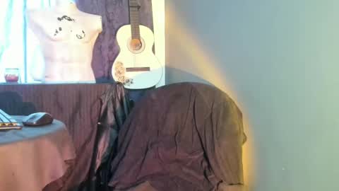 antonnello_ online show from October 2025 04:37:01 PM