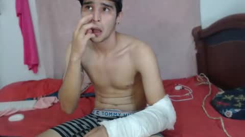 Snapshot of antony_2024 chatting on January 2025 08:07:02 PM karol y antony online show from January 2025 08:07:02 PM