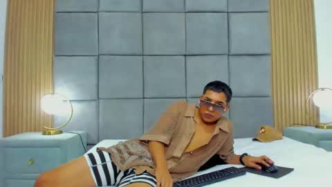 Snapshot of antonycres chatting on November 2025 03:23:01 PM Antonycress online show from November 2025 03:23:01 PM