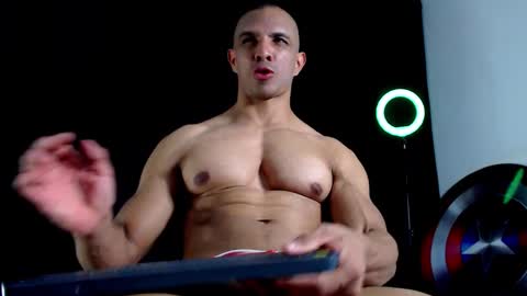 Instagram miguelangel1802  online show from September 2025 05:11:02 AM