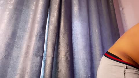 Snapshot of antray_misti chatting on January 2025 06:43:02 AM Adam 24 online show from January 2025 06:43:02 AM