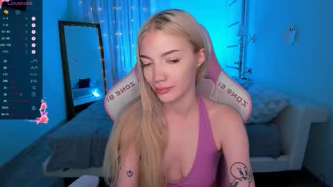 Anya online show from November 2025 02:44:01 AM