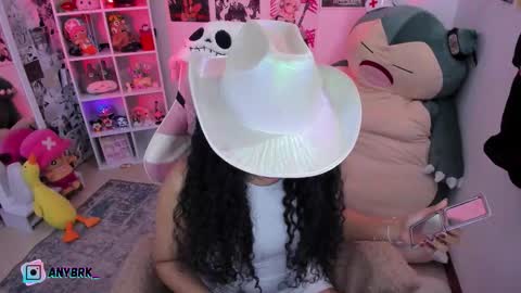 Any online show from December 2025 03:03:01 AM