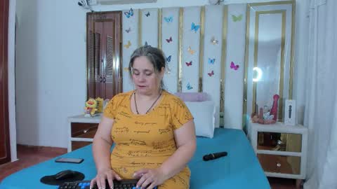 Anyela  online show from November 2025 01:55:01 AM