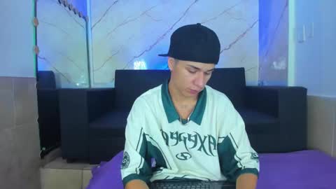 anyelo_sexyhot online show from September 2025 12:18:01 PM