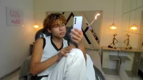 anyelotwink online show from March 2026 09:09:02 PM