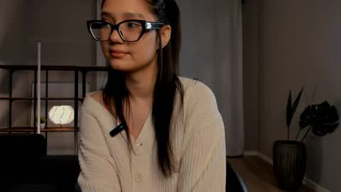 Sofia online show from April 2026 03:52:01 PM