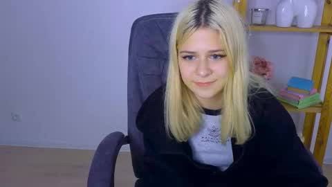 ApheliaStar online show from October 2025 04:22:01 PM