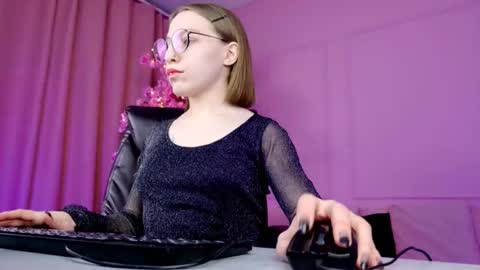 APHEX QUEEN online show from January 2025 02:10:01 PM