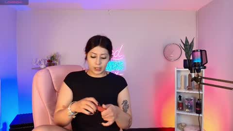 Snapshot of aphirl__ chatting on October 2025 12:46:01 PM Aphirl online show from October 2025 12:46:01 PM