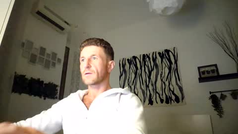 Snapshot of apollobest77 chatting on February 2025 07:33:01 PM apollobest77 online show from February 2025 07:33:01 PM