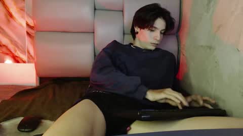 Snapshot of apolo01_ chatting on October 2025 09:59:02 PM Apolo online show from October 2025 09:59:02 PM