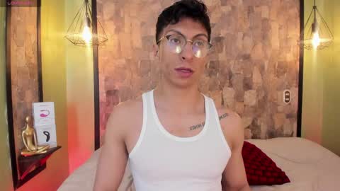 apolo_crus online show from April 2026 04:15:01 AM