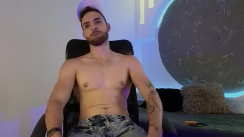 Apolo Lux  online show from February 2026 08:57:02 PM