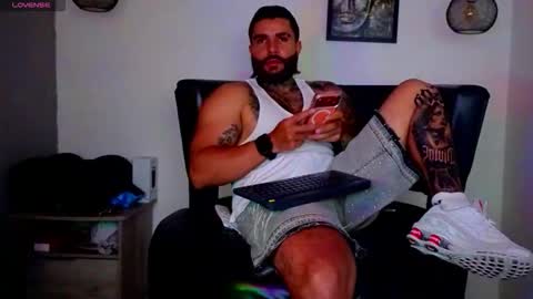 Snapshot of apolo_ryder chatting on May 2026 12:17:02 AM APOLO online show from May 2026 12:17:02 AM