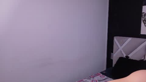 Snapshot of apolo_warrior chatting on June 2026 05:43:01 AM Apolo online show from June 2026 05:43:01 AM