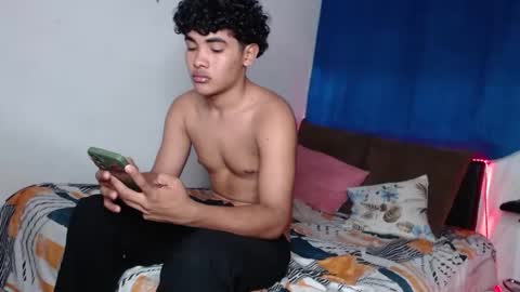apolo_wild online show from September 2025 10:37:01 PM