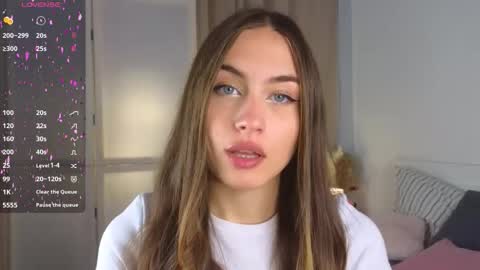 Vicki online show from September 2025 09:02:01 AM