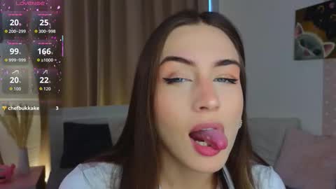 Vicki online show from November 2025 09:09:02 AM