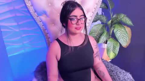 apprilfoxx online show from October 2025 04:53:02 PM