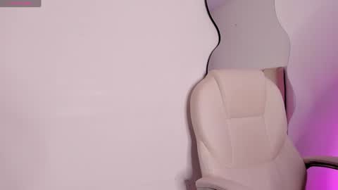 Snapshot of april_ebony18_ chatting on December 2024 10:39:02 AM April online show from December 2024 10:39:02 AM